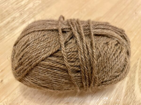 Alpaca yarn 8ply brown